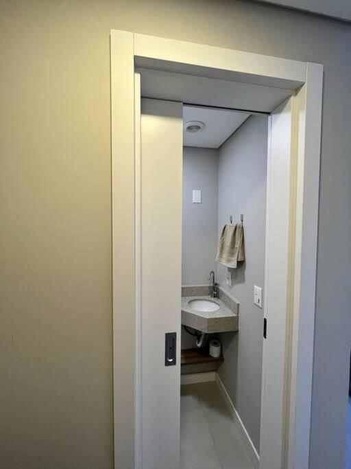 Apartamento 2 Suites Com Piscina E Churrasqueira, Ao Lado Da Ufsc Флорианополис Экстерьер фото
