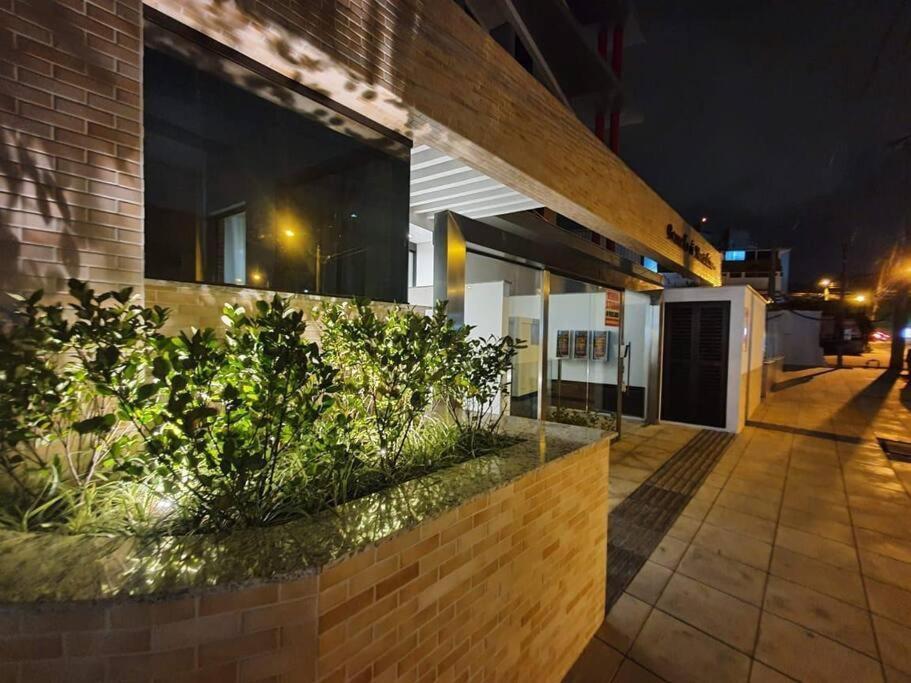 Apartamento 2 Suites Com Piscina E Churrasqueira, Ao Lado Da Ufsc Флорианополис Экстерьер фото